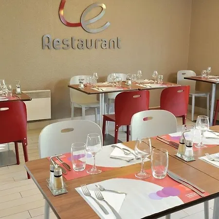 Campanile Vichy - Hotel
